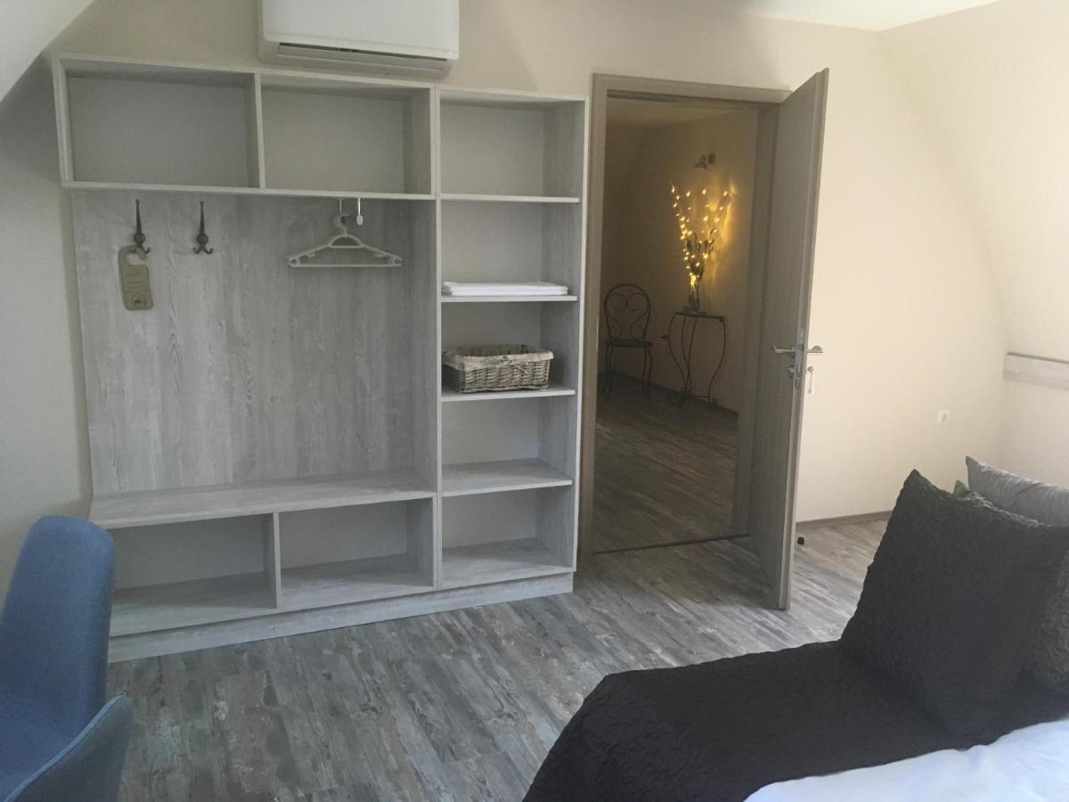 Tiszavilag Pihenohaz Hotell Tiszakécske Exteriör bild
