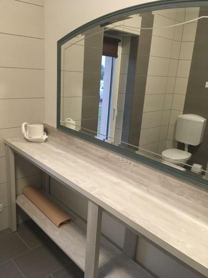 Tiszavilag Pihenohaz Hotell Tiszakécske Exteriör bild